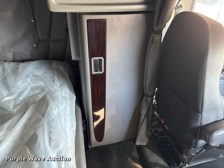 image for item FG2543 2022 Peterbilt 389 semi truck