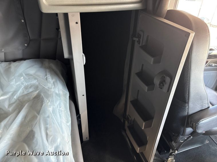 image for item FG2543 2022 Peterbilt 389 semi truck