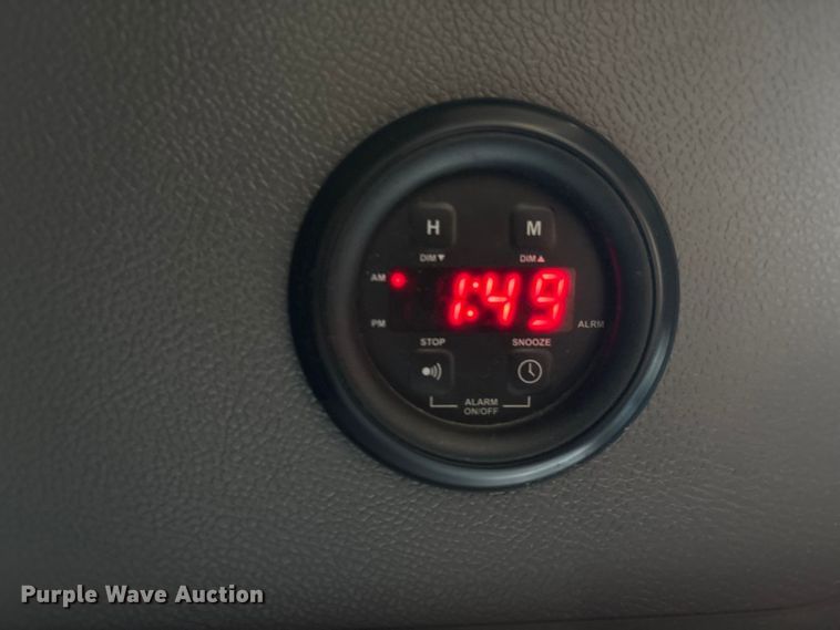 image for item FG2543 2022 Peterbilt 389 semi truck