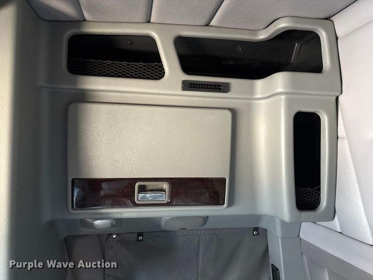 image for item FG2543 2022 Peterbilt 389 semi truck