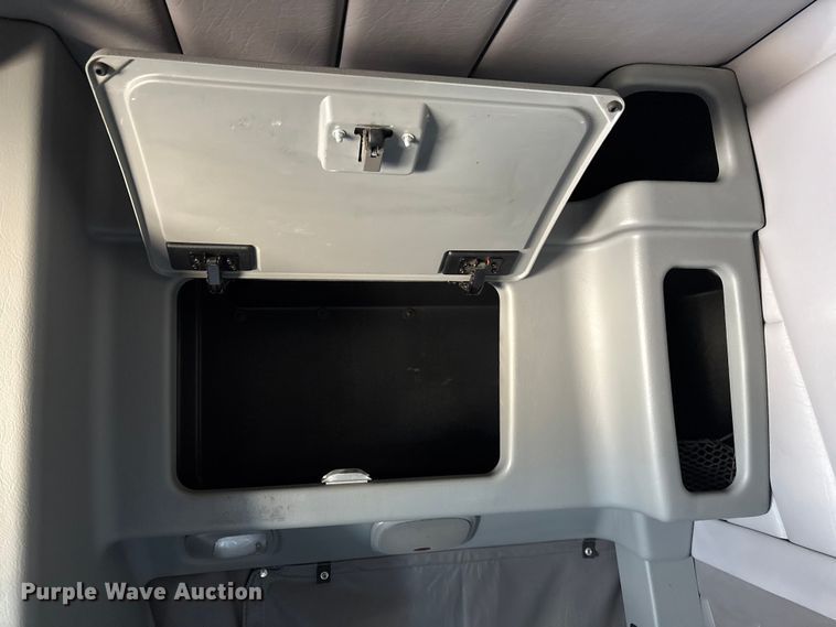 image for item FG2543 2022 Peterbilt 389 semi truck