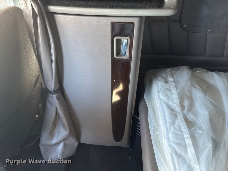 image for item FG2543 2022 Peterbilt 389 semi truck