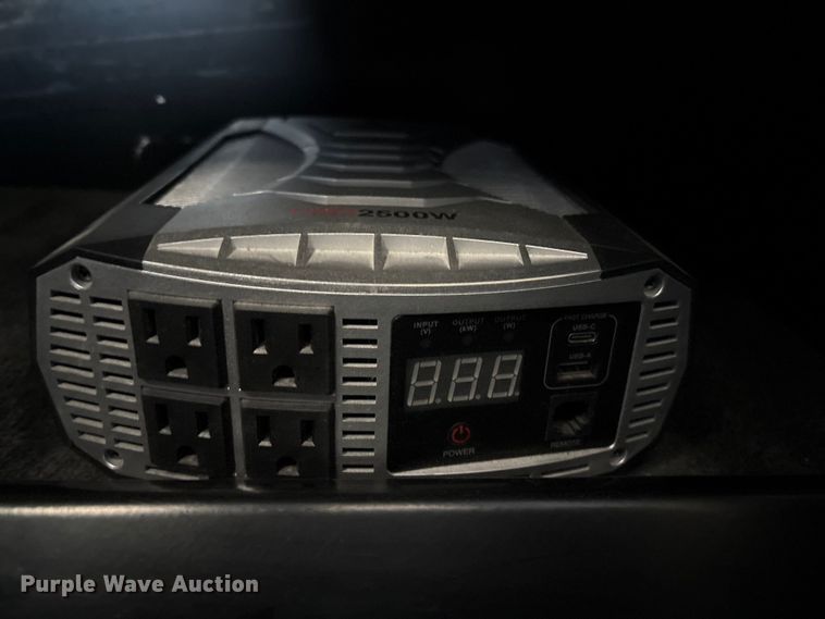 image for item FG2543 2022 Peterbilt 389 semi truck