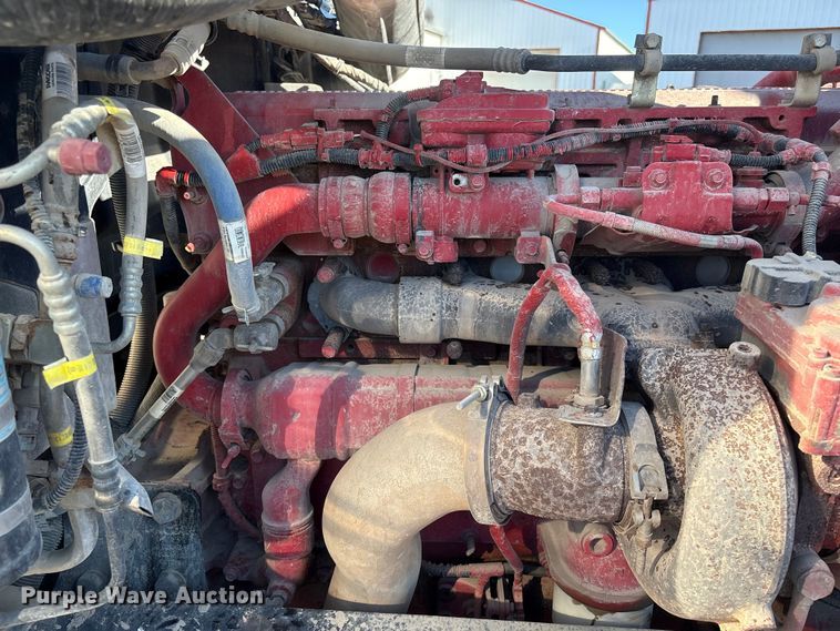 image for item FG2543 2022 Peterbilt 389 semi truck