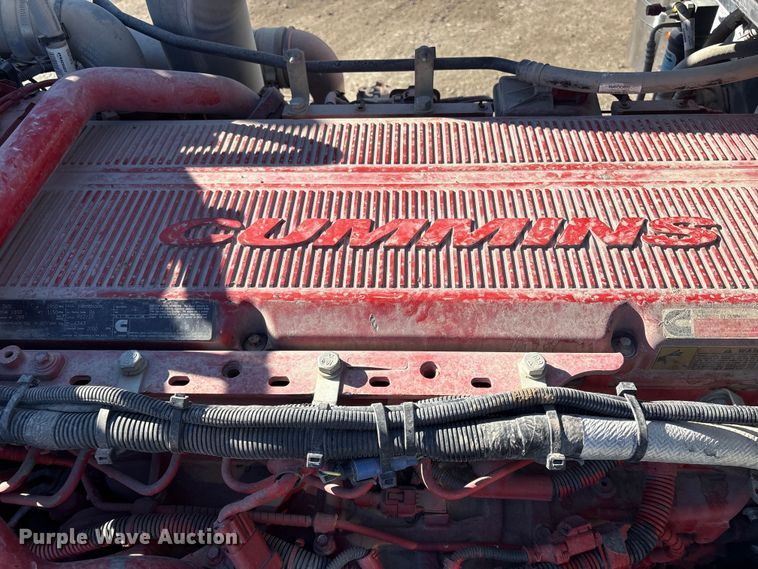 image for item FG2543 2022 Peterbilt 389 semi truck