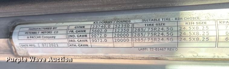 image for item FG2543 2022 Peterbilt 389 semi truck