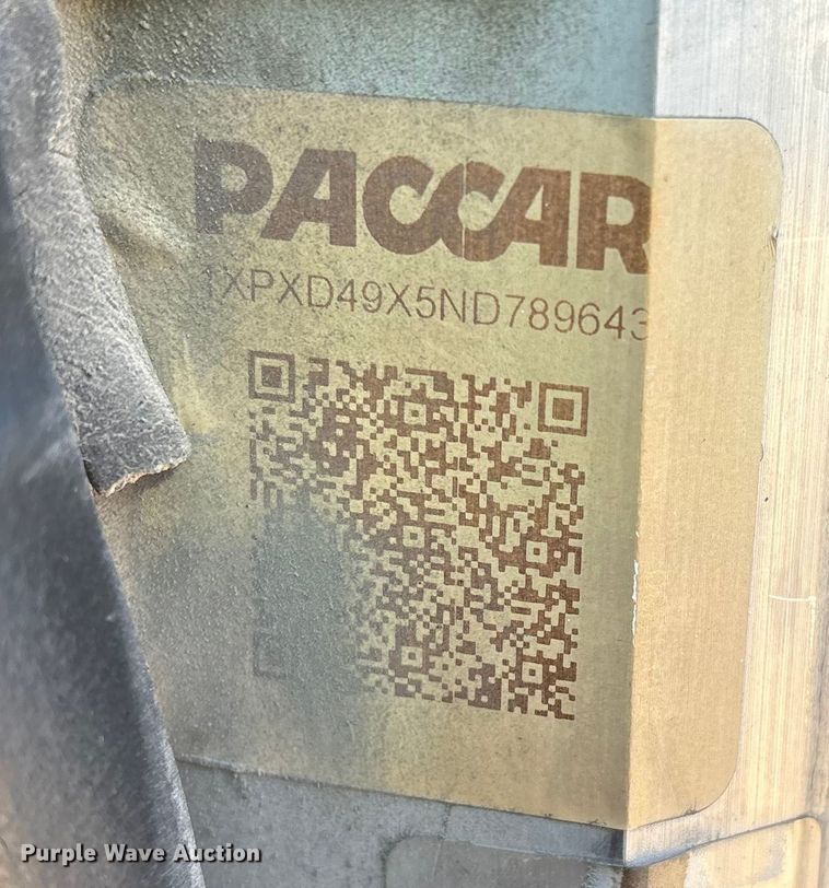 image for item FG2543 2022 Peterbilt 389 semi truck