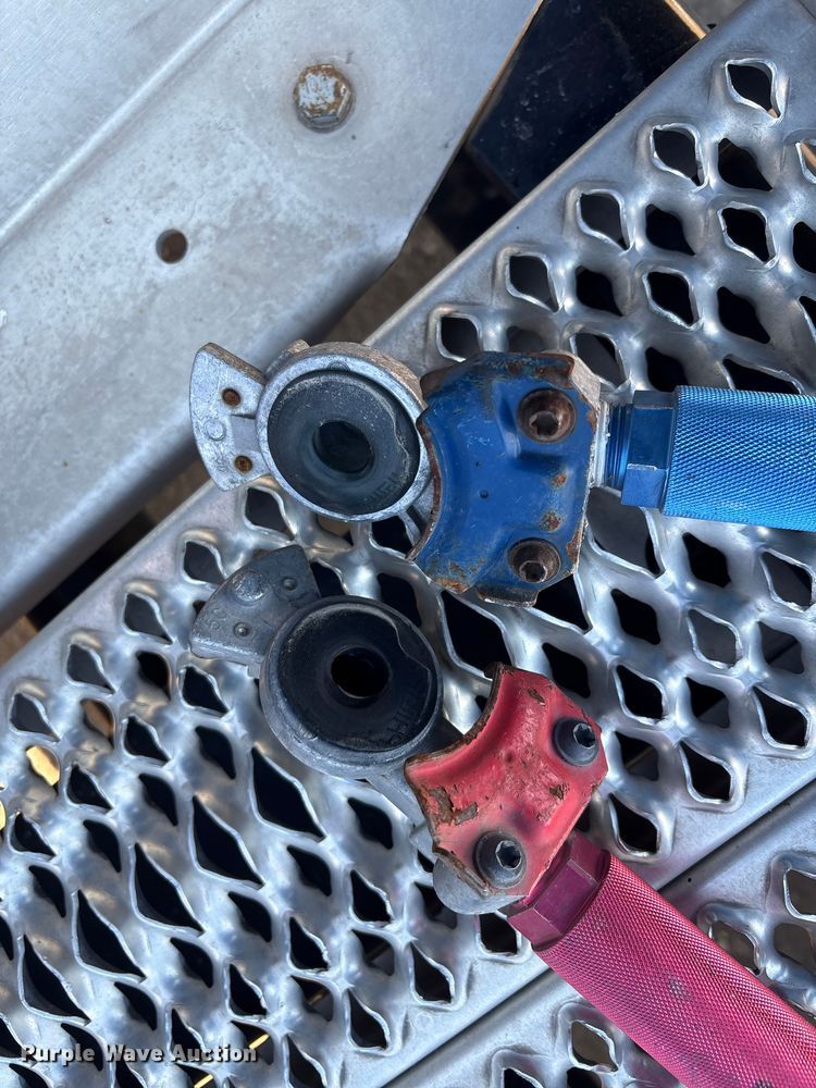 image for item FG2544 2022 Peterbilt 389 semi truck