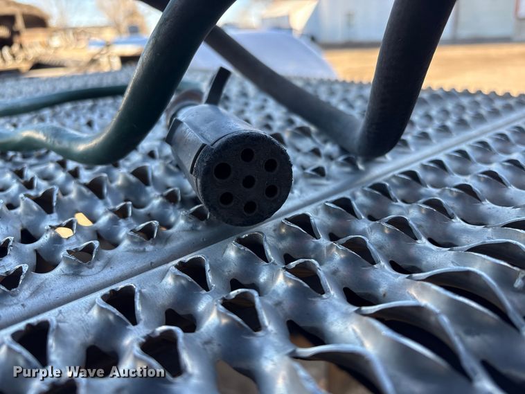 image for item FG2544 2022 Peterbilt 389 semi truck