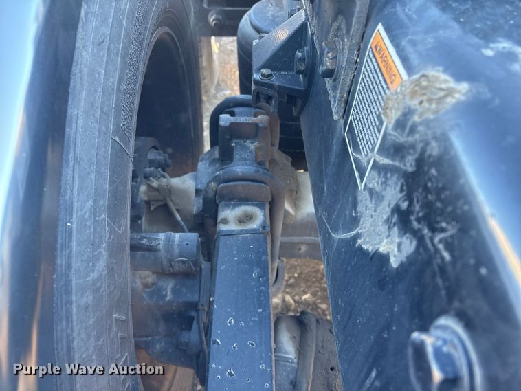 image for item FG2544 2022 Peterbilt 389 semi truck