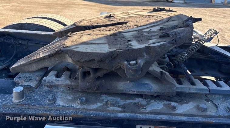 image for item FG2544 2022 Peterbilt 389 semi truck