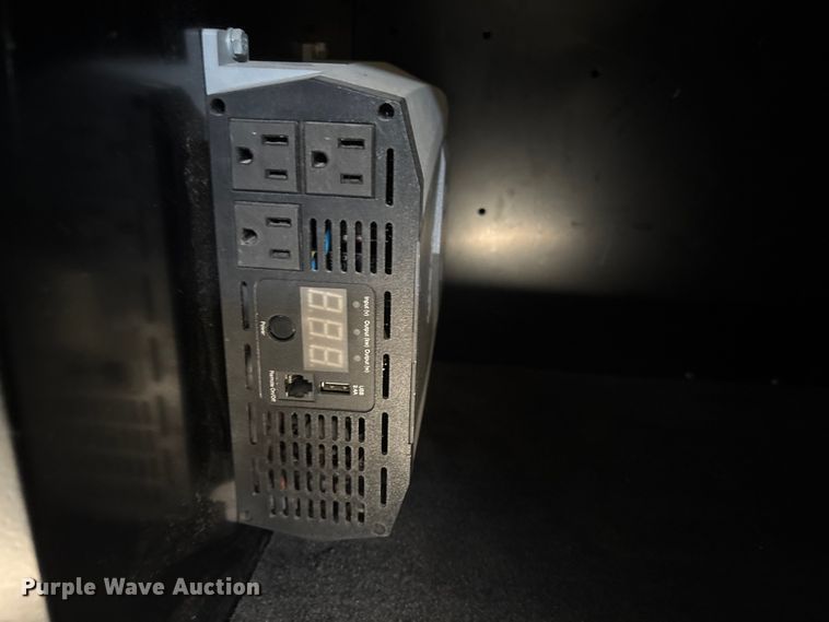 image for item FG2544 2022 Peterbilt 389 semi truck