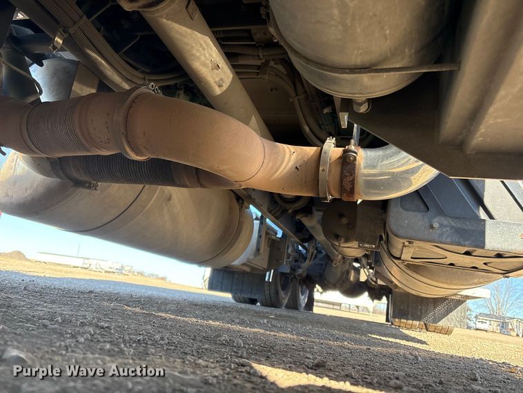 image for item FG2544 2022 Peterbilt 389 semi truck