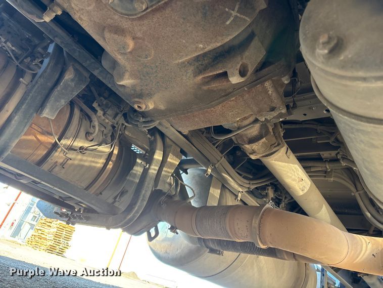 image for item FG2544 2022 Peterbilt 389 semi truck