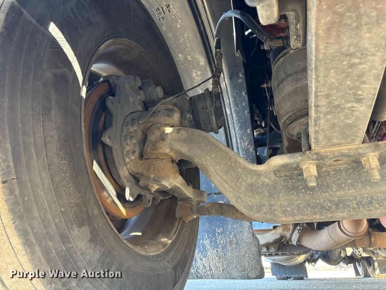 image for item FG2544 2022 Peterbilt 389 semi truck