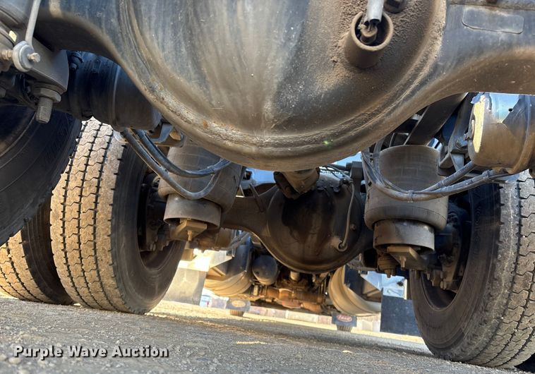 image for item FG2544 2022 Peterbilt 389 semi truck