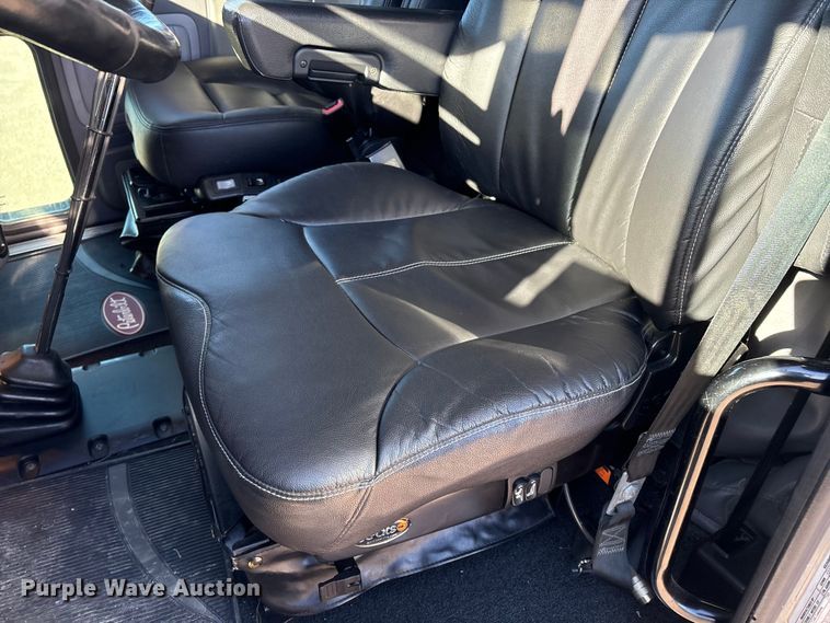 image for item FG2544 2022 Peterbilt 389 semi truck