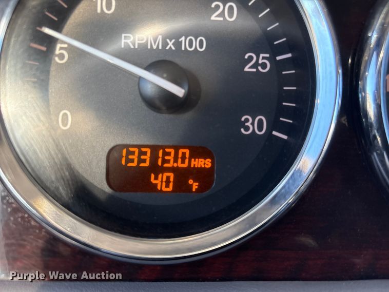 image for item FG2544 2022 Peterbilt 389 semi truck