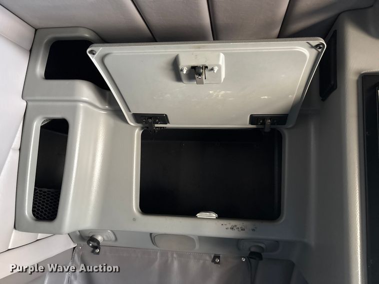 image for item FG2544 2022 Peterbilt 389 semi truck