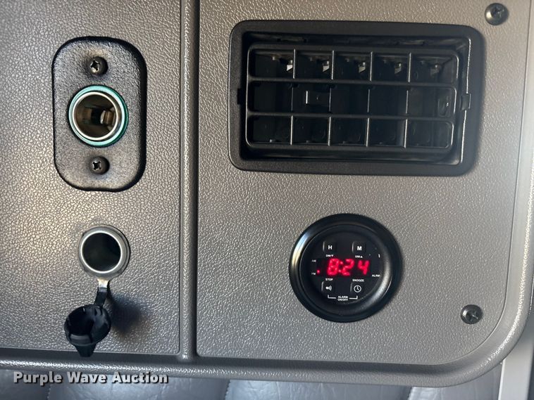 image for item FG2544 2022 Peterbilt 389 semi truck