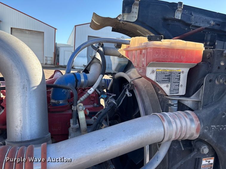 image for item FG2544 2022 Peterbilt 389 semi truck