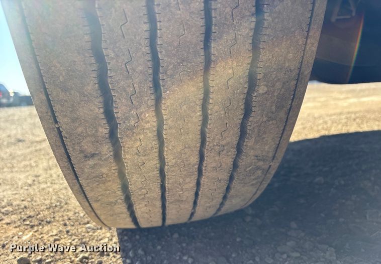 image for item FG2544 2022 Peterbilt 389 semi truck