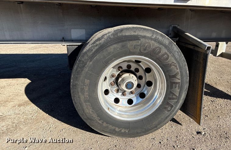 image for item FG2545 2022 Wilson AF-1080 flatbed trailer