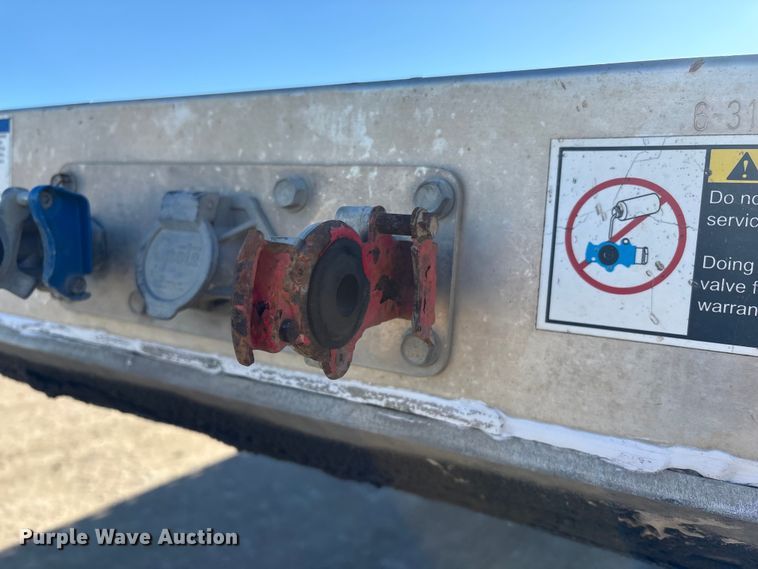 image for item FG2546 2022 Wilson AF-1080 flatbed trailer