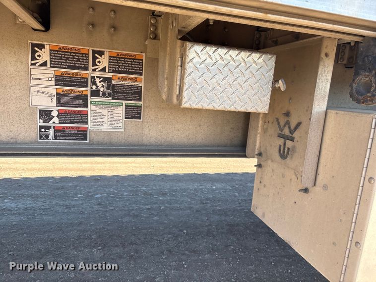 image for item FG2546 2022 Wilson AF-1080 flatbed trailer