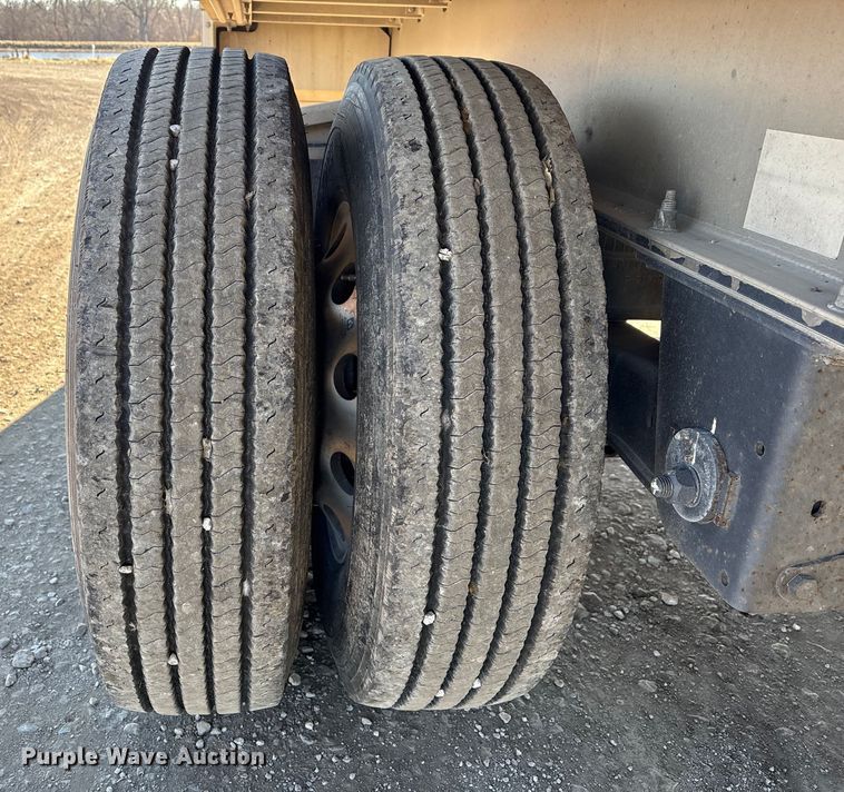 image for item FG2546 2022 Wilson AF-1080 flatbed trailer