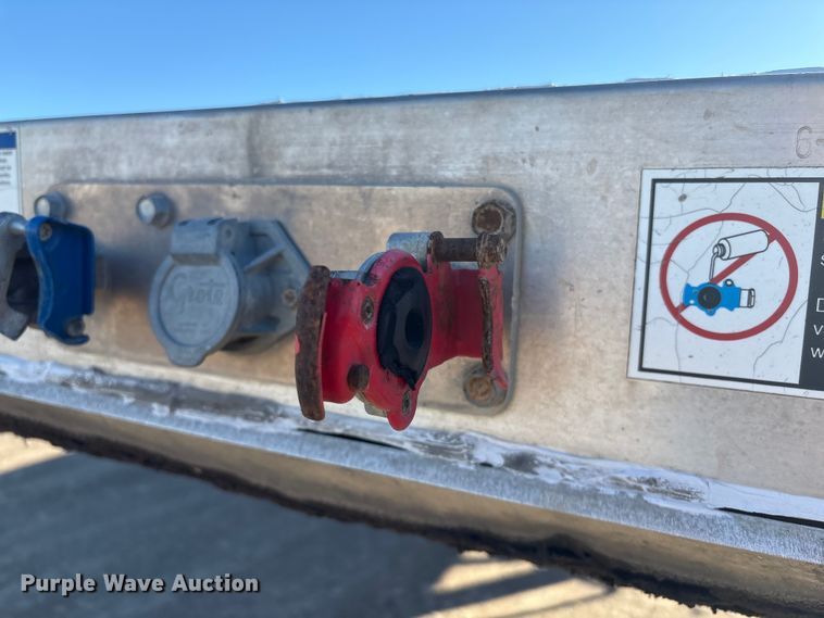 image for item FG2547 2022 Wilson AF-1080 flatbed trailer