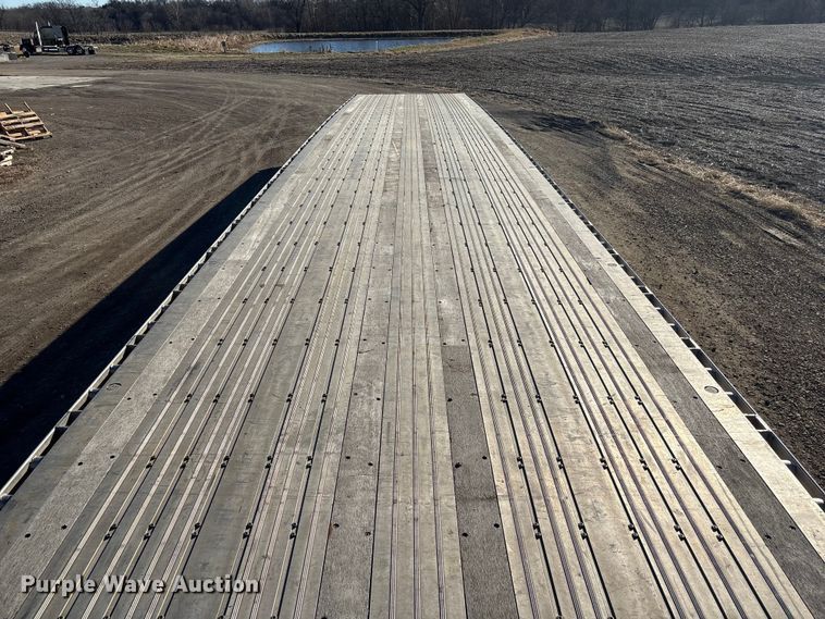 image for item FG2547 2022 Wilson AF-1080 flatbed trailer