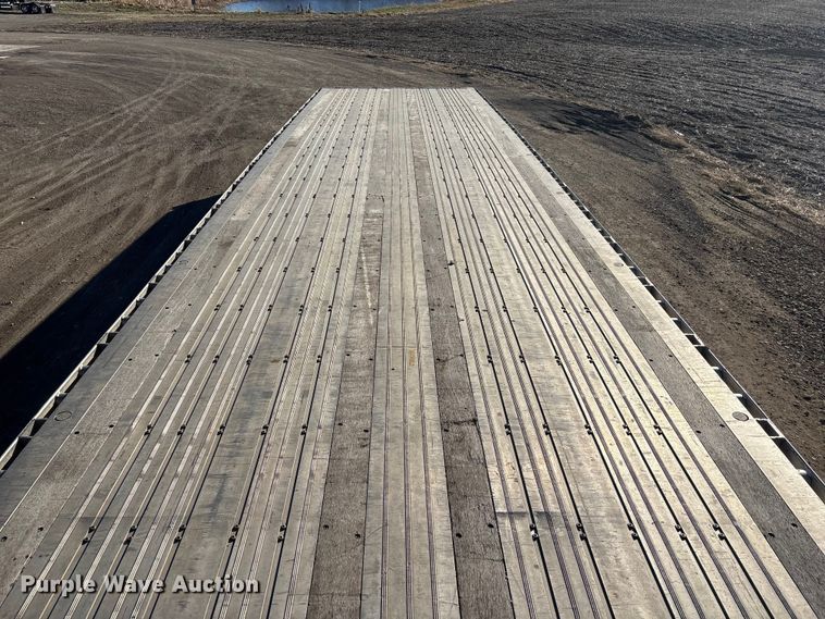 image for item FG2547 2022 Wilson AF-1080 flatbed trailer