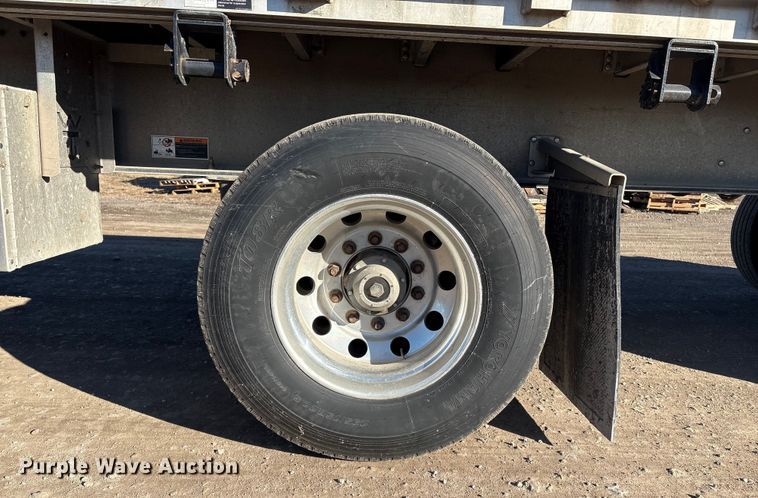 image for item FG2547 2022 Wilson AF-1080 flatbed trailer