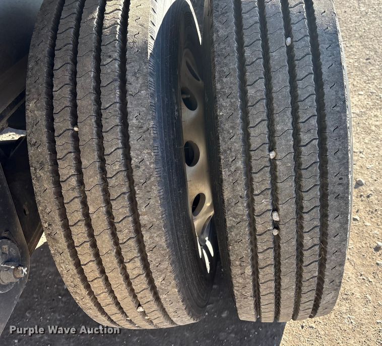 image for item FG2547 2022 Wilson AF-1080 flatbed trailer