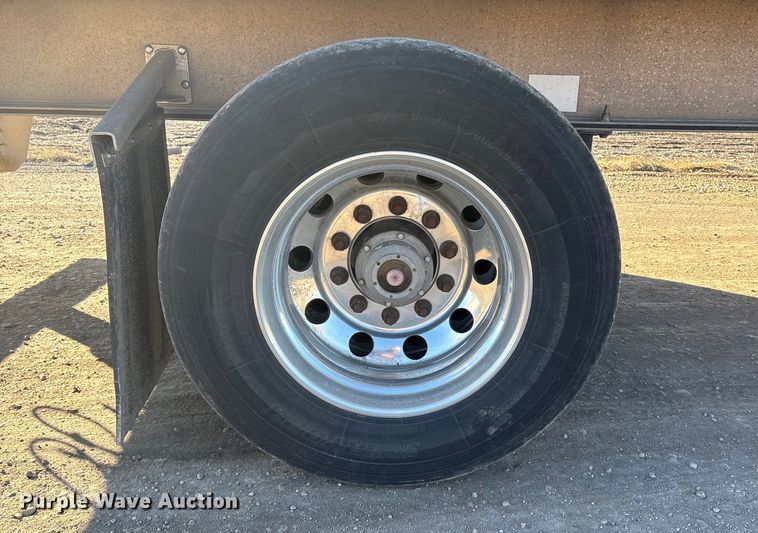 image for item FG2547 2022 Wilson AF-1080 flatbed trailer