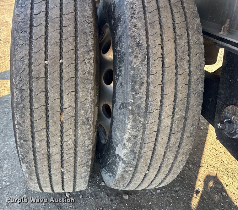 image for item FG2547 2022 Wilson AF-1080 flatbed trailer