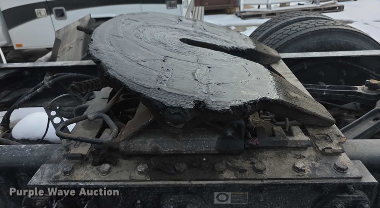 image for item FI0817 2019 Kenworth T680 semi truck