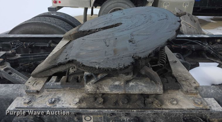 image for item FI0817 2019 Kenworth T680 semi truck