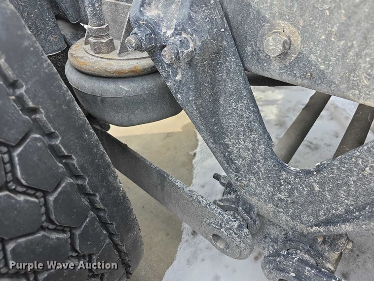 image for item FI0817 2019 Kenworth T680 semi truck