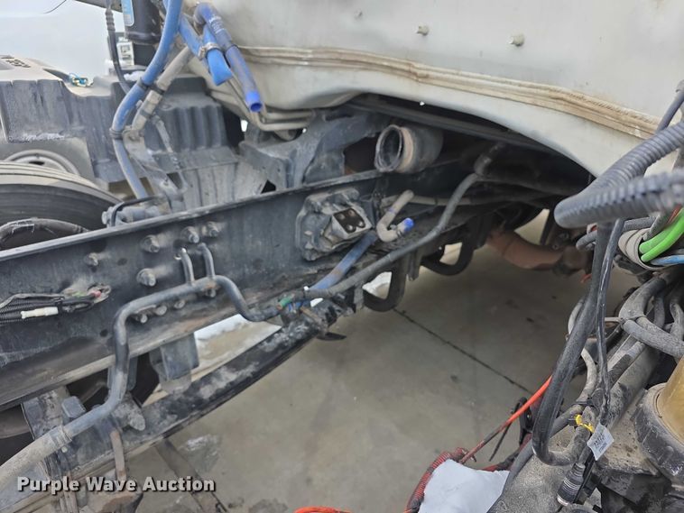 image for item FI0817 2019 Kenworth T680 semi truck