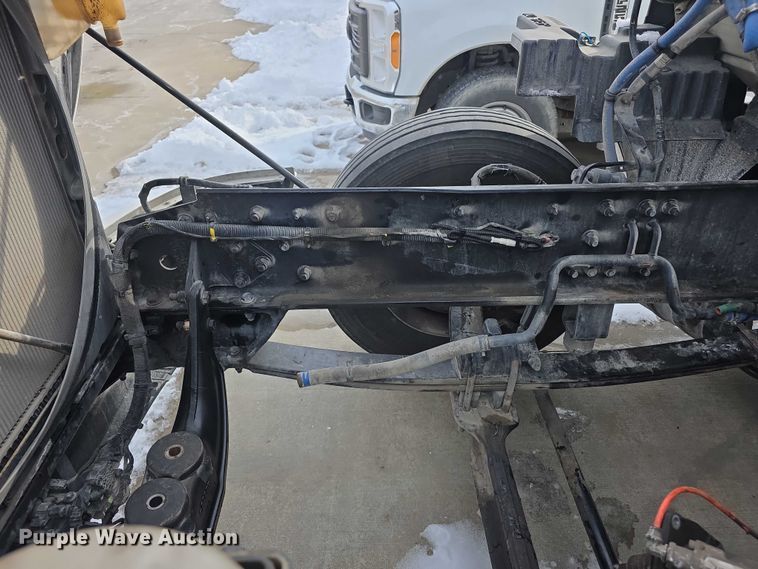 image for item FI0817 2019 Kenworth T680 semi truck