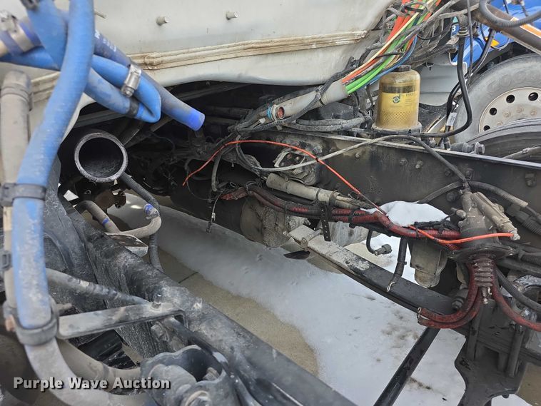 image for item FI0817 2019 Kenworth T680 semi truck