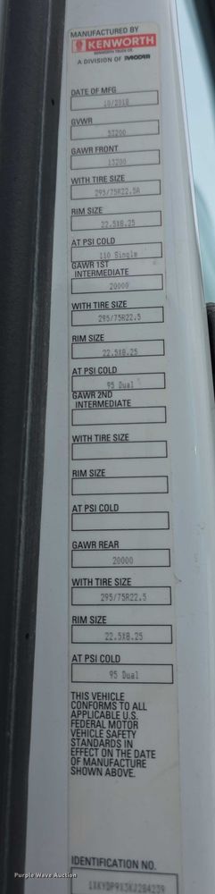 image for item FI0817 2019 Kenworth T680 semi truck