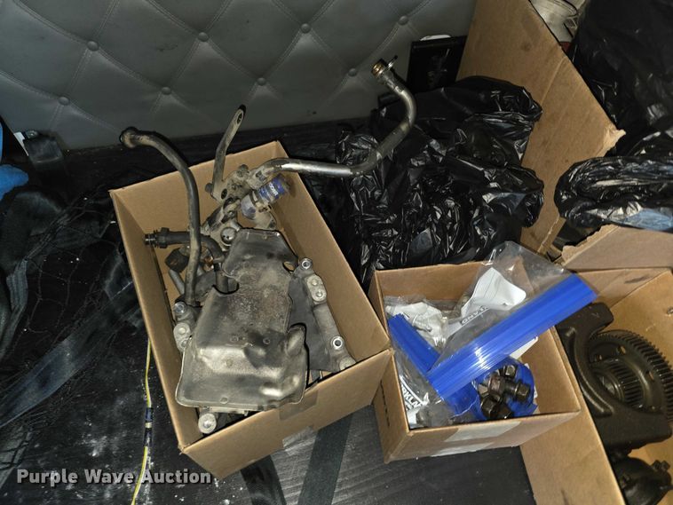 image for item FI0817 2019 Kenworth T680 semi truck