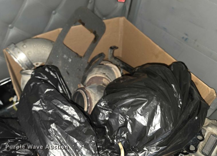 image for item FI0817 2019 Kenworth T680 semi truck