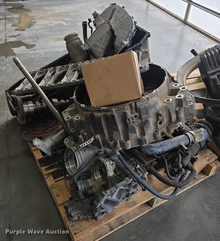 image for item FI0817 2019 Kenworth T680 semi truck