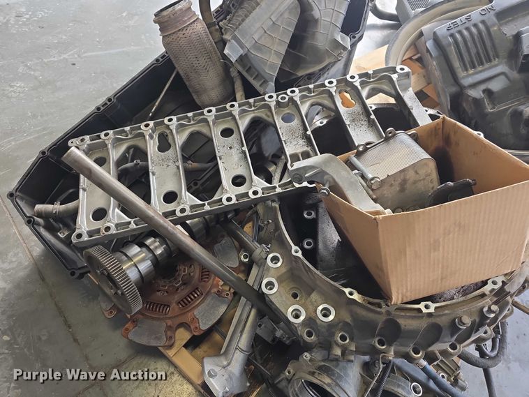 image for item FI0817 2019 Kenworth T680 semi truck