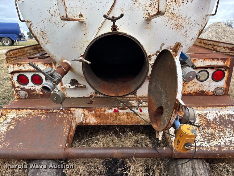 image for item FI1638 Vacuum tank bed