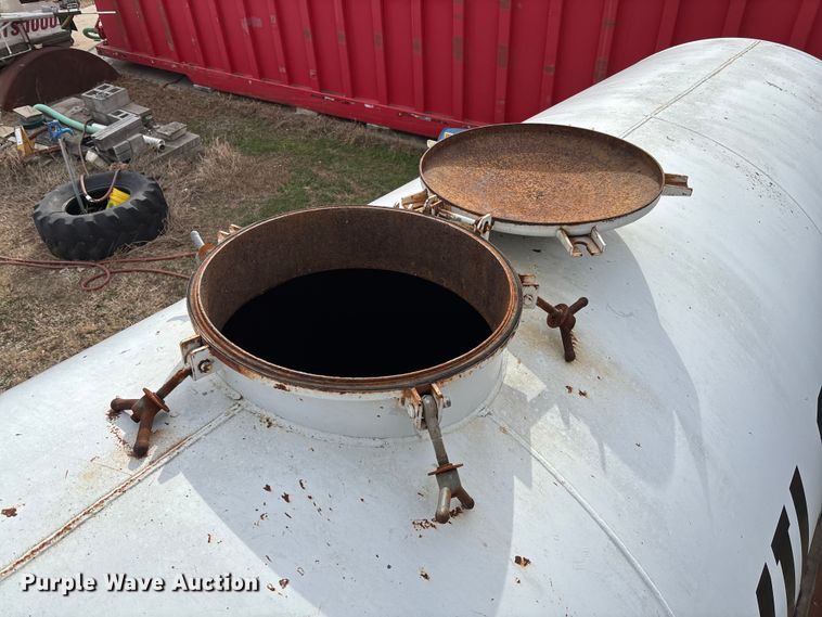 image for item FI1638 Vacuum tank bed